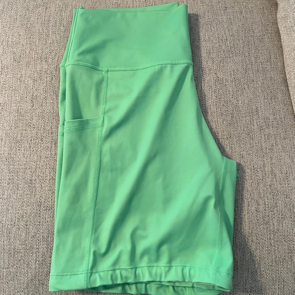 Constantly Varied Gear (CVG) Size Large 7 Inch Shorts - Summer Green